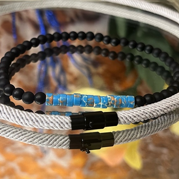 Minimalistic Bracelet set with Onyx and Emperor Blue - Picture 4 of 10